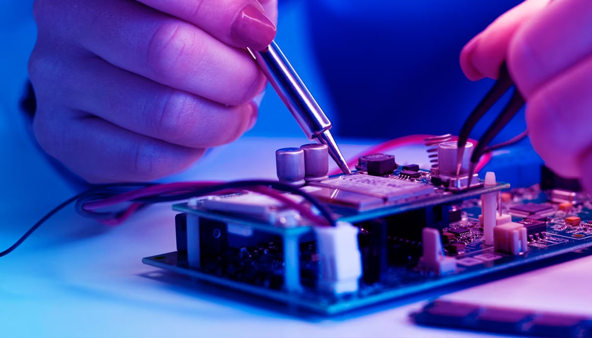 Componente pentru electronice și aparate electrice