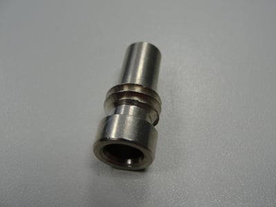 Букса UHF-005