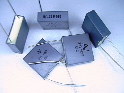 Кондензатор 100NF 520V MKP
