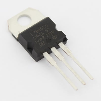 Интегрална схема  L7805C-V  STM