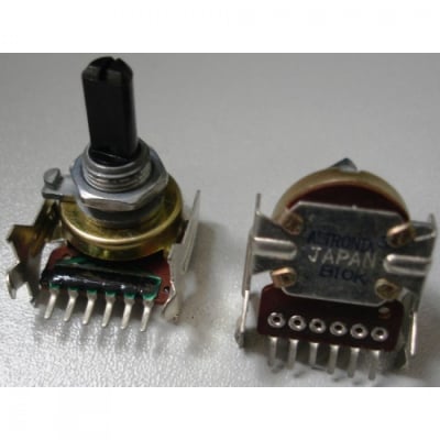 Потенциометър  2x100K  lin 6mmS 7p