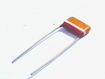 Кондензатор полиестер 33NF 250V