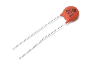 Кондензатор 150pF 63V RM 5