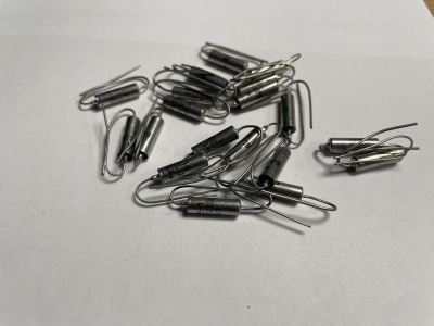 Кондензатор: танталов 10UF/6V TANTALUM K53-1
