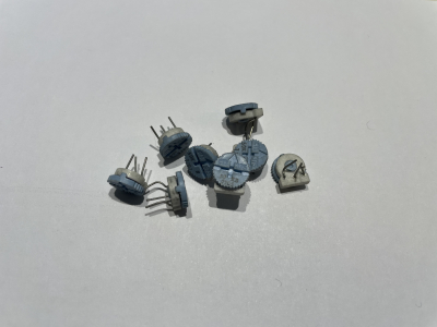 Тример потенциометър \nTRIMMER POTENTIOMETER 50KB 375 HORIZONTAL