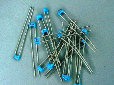 Кондензатор керамичен 2.7NF 63V MC2.5